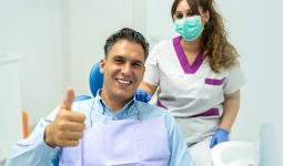4 Reasons to Go to A Dentist for Teeth Whitening